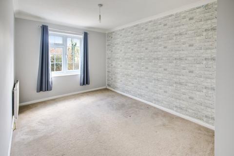 undefined, Woodbury Avenue, East Grinstead, RH19