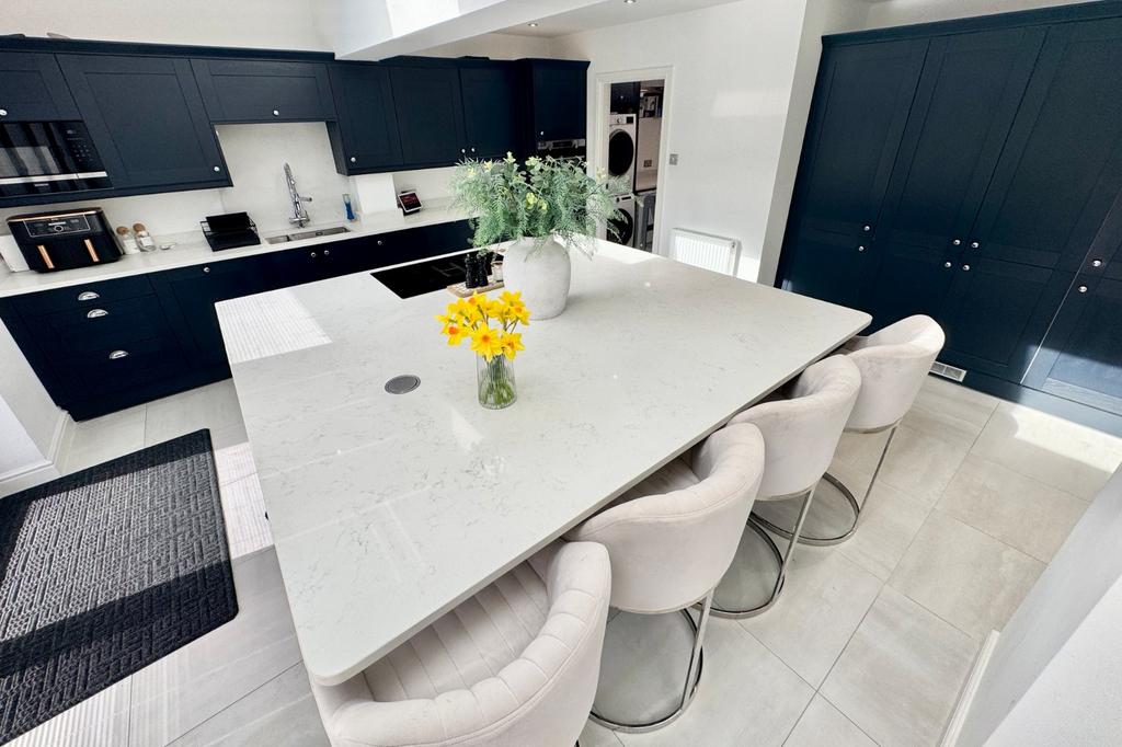 Kitchen Family Room