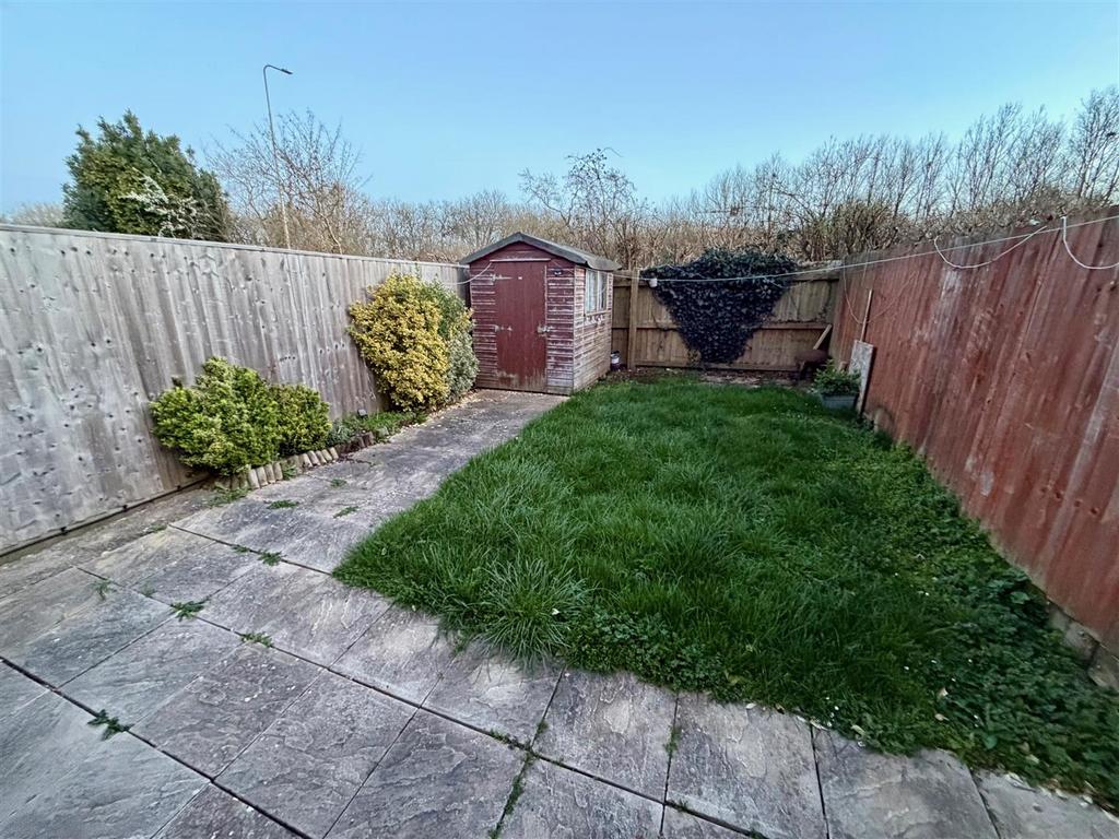 Teal Close garden.jpg