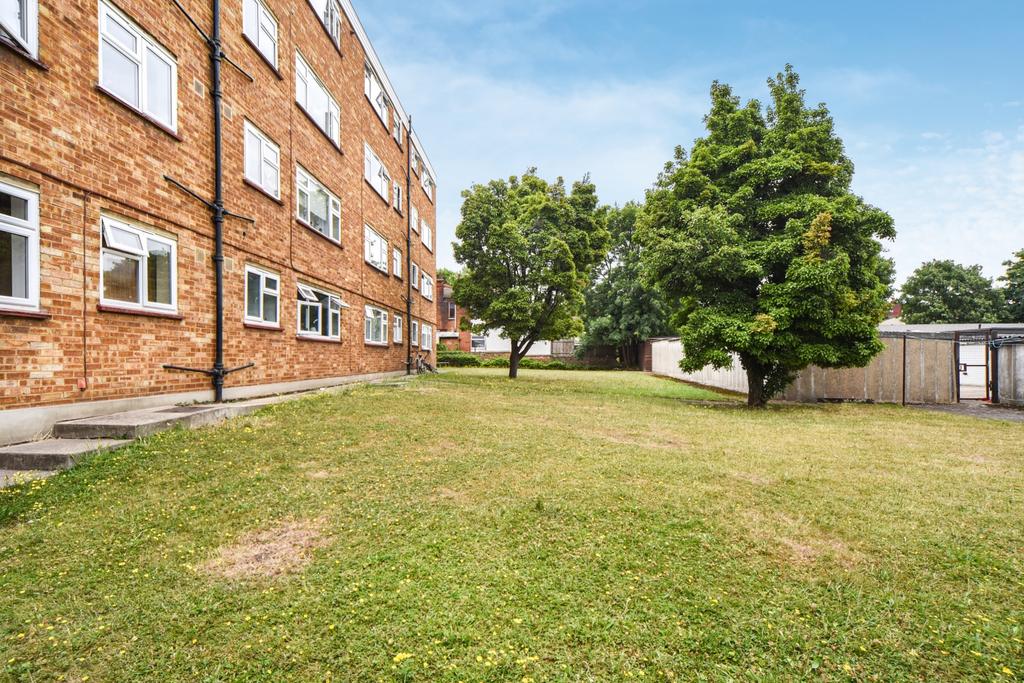 Hillboro Court, Hain