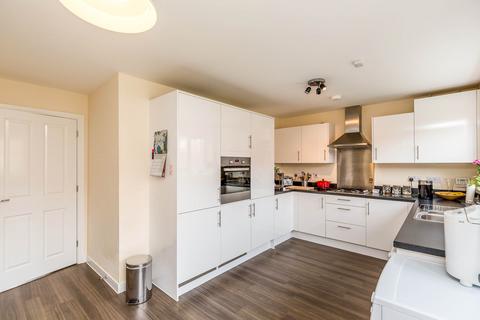 3 bedroom semi-detached house to rent, Rogers Lane, Buckingham, Buckinghamshire, MK18