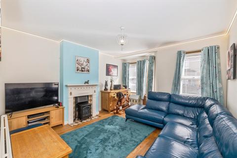 2 bedroom terraced house for sale, Holywell Road, Watford