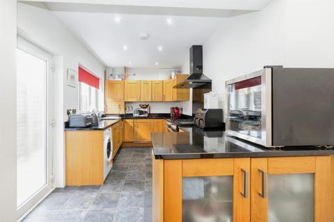 2 bedroom terraced house for sale, Holywell Road, Watford