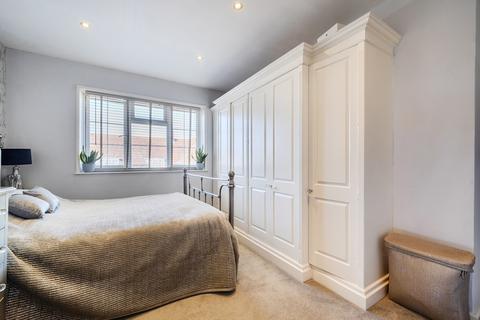 3 bedroom terraced house for sale, Shaw Road, Bromley