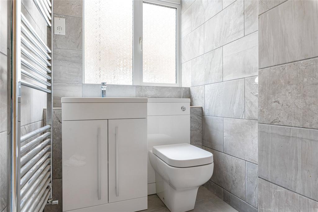 Ground Shower Room
