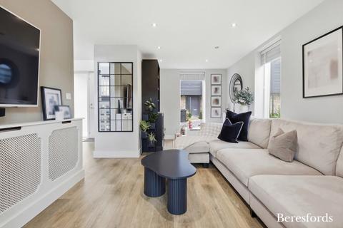 3 bedroom detached house for sale, Wentworth Road, Chelmsford Garden, CM3