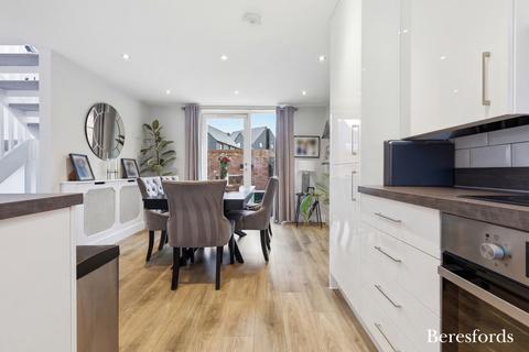 3 bedroom detached house for sale, Wentworth Road, Chelmsford Garden, CM3