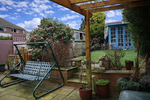5 bedroom semi-detached house for sale, Birchfield Close, Halesowen B63
