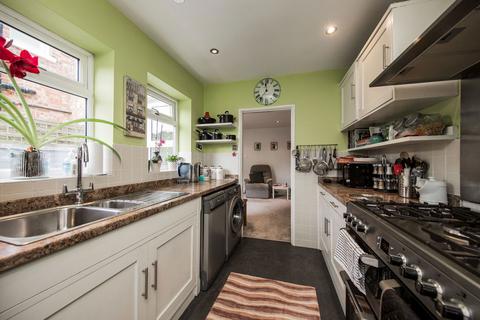 2 bedroom semi-detached house for sale, Meadow Road, Southborough