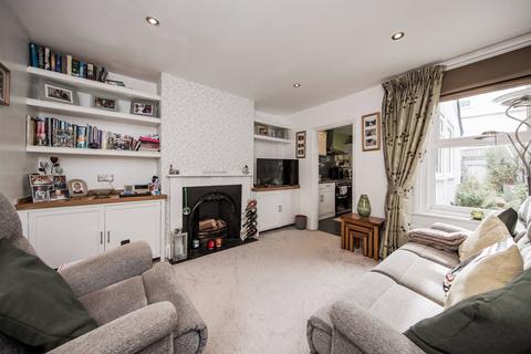 2 bedroom semi-detached house for sale, Meadow Road, Southborough