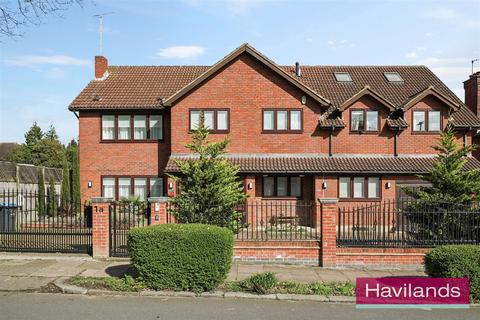 undefined, Brackendale, London