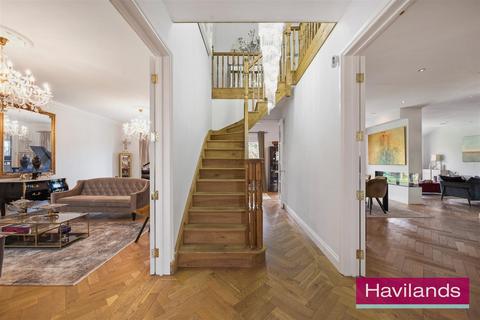 undefined, Brackendale, London