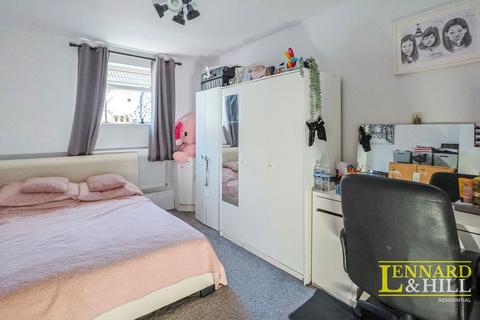 undefined, Laird Avenue, Grays RM16