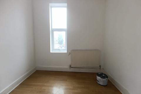 2 bedroom flat to rent, Leigh Road, London E6