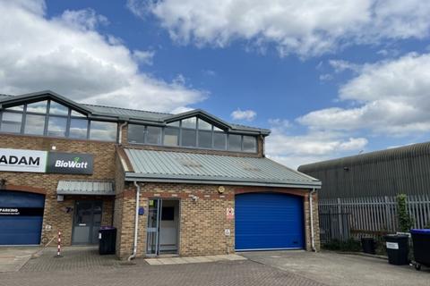 Industrial unit to rent, Newark Clos Royston SG8 5HL