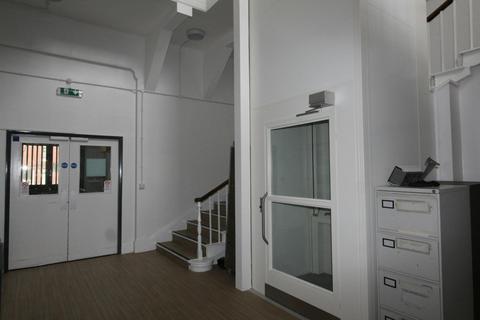 Office to rent, 35 Monkgate York YO31 7PB