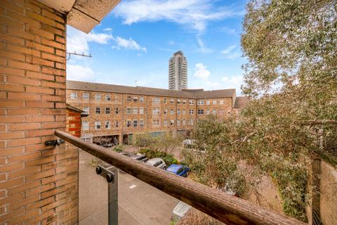 1 bedroom flat to rent, Lady Florence Courtyard, Reginald Square, London, SE8