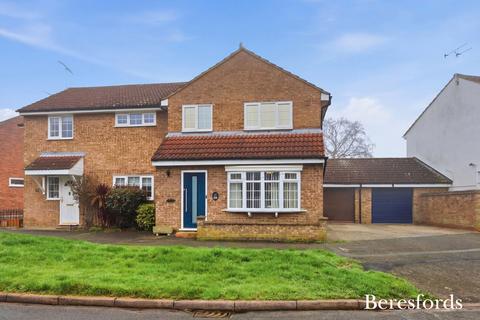 3 bedroom semi-detached house for sale, Brocksparkwood, Brentwood, CM13