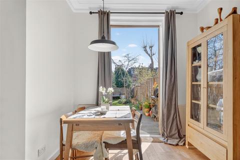 2 bedroom maisonette for sale, Addington Road, Finsbury Park
