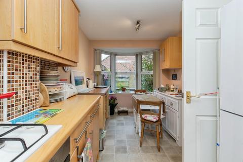 2 bedroom end of terrace house for sale, Arncott Way, Aylesbury