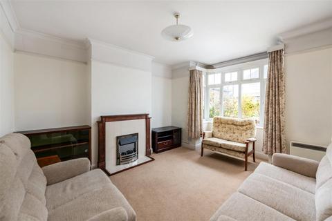 undefined, Hevers Avenue, Horley