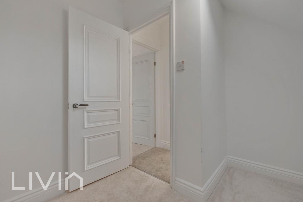 150a St James Road, CR0 - 12