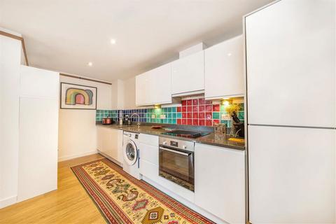 2 bedroom flat for sale, Webber Street, London SE1