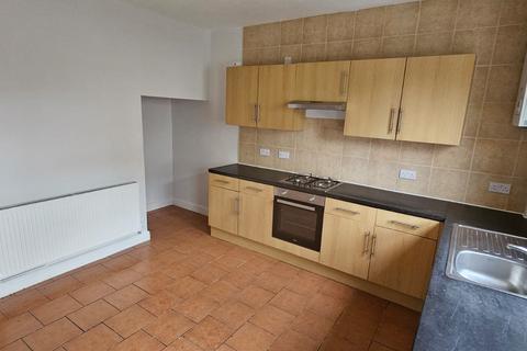 3 bedroom house to rent, Angela Street, Blackburn, BB2