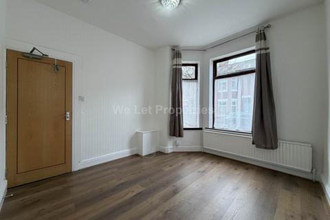 2 bedroom house to rent, Ealing Avenue, Manchester M14