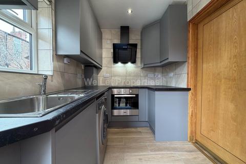 2 bedroom house to rent, Ealing Avenue, Manchester M14