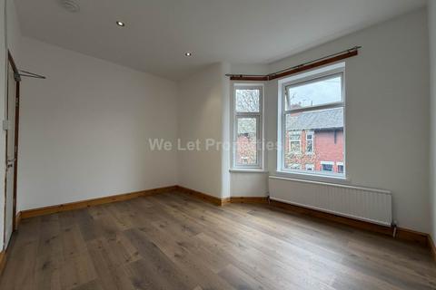 2 bedroom house to rent, Ealing Avenue, Manchester M14