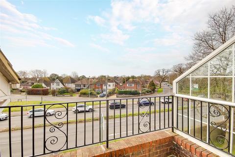 2 bedroom flat to rent, Lamorna Grove, Worthing, BN14