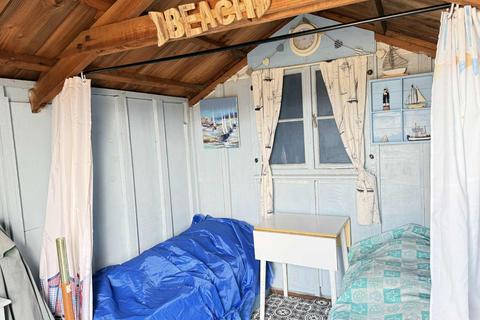Chalet for sale, Seafront