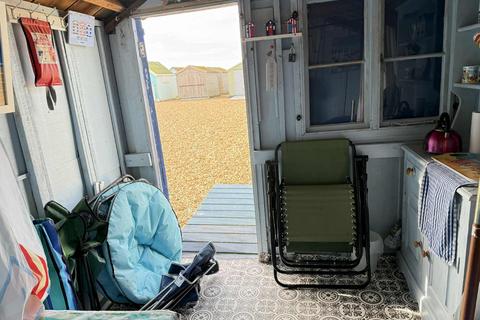 Chalet for sale, Seafront