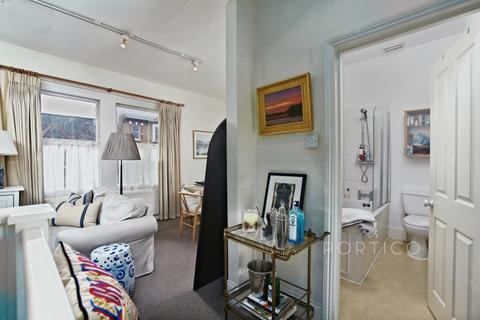 2 bedroom flat to rent, Barmouth Road, London, SW18