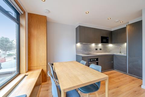 2 bedroom flat to rent, Hamilton Road, NW11