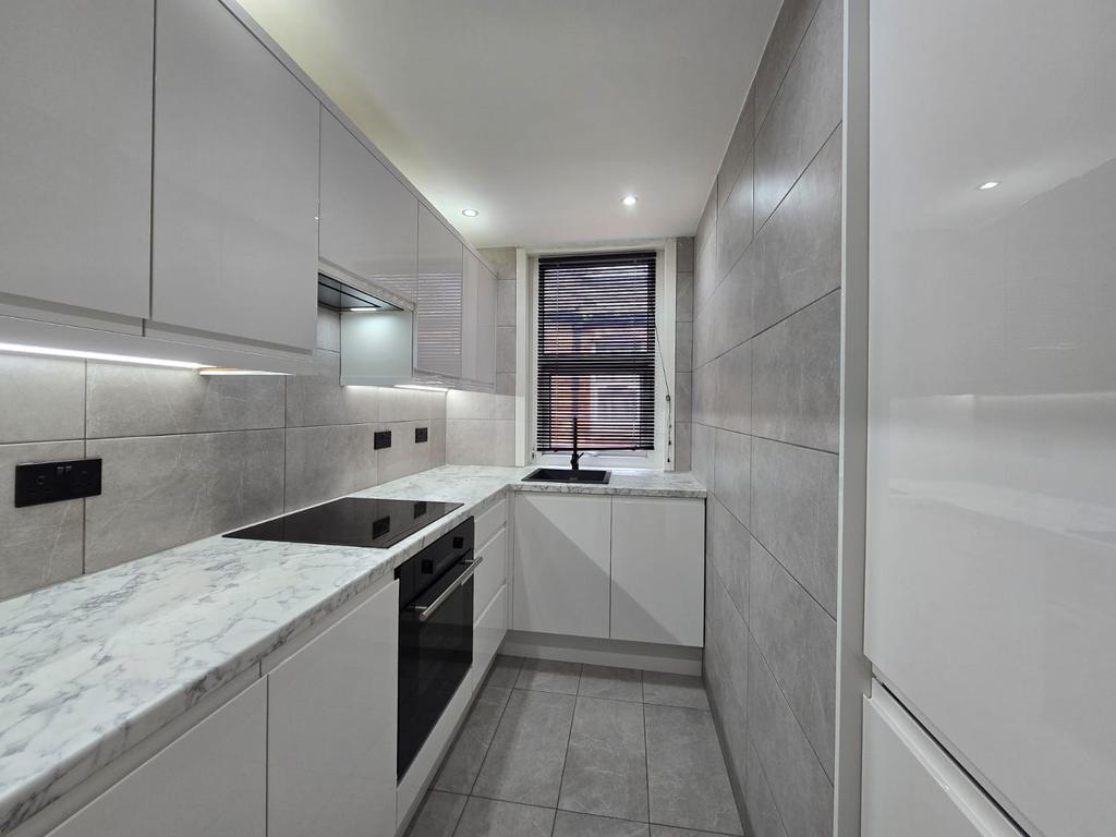 Three bed maisonette for sale Hillview Gardens, L