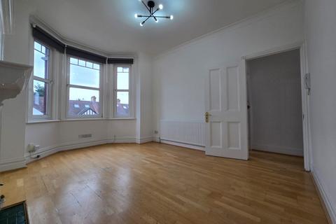 3 bedroom maisonette for sale, Hillview Gardens, NW4
