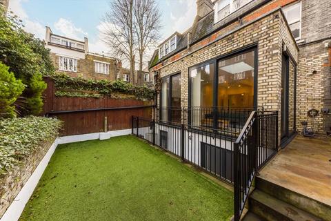 4 bedroom flat to rent, Glenilla Road, London NW3