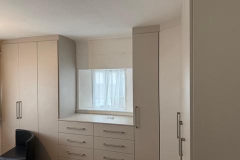 undefined, Poplar Avenue, Southall UB2