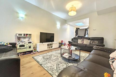 2 bedroom terraced house for sale, Bellingdon Road, Chesham, HP5