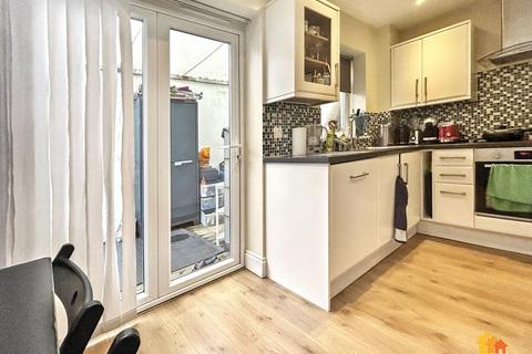 2 bedroom terraced house for sale, Bellingdon Road, Chesham, HP5