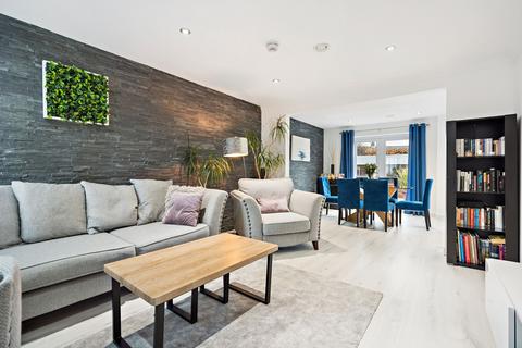 4 bedroom detached house for sale, Mcnaughton Court, Stirling, FK8