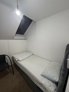 undefined, Poplar Avenue, Southall UB2