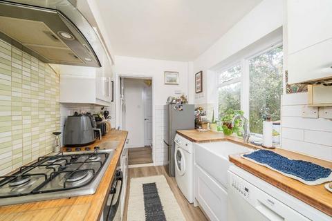 3 bedroom house for sale, Avenue Road, Kingston Upon Thames KT1