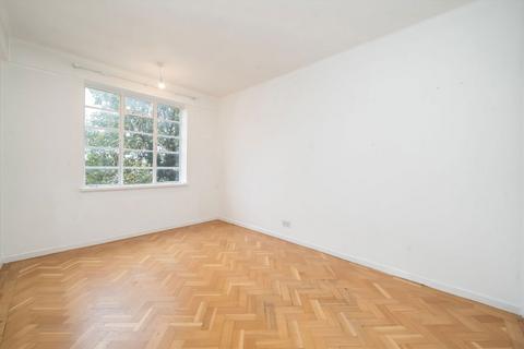 2 bedroom flat to rent, Shepherds Bush Road, London W6