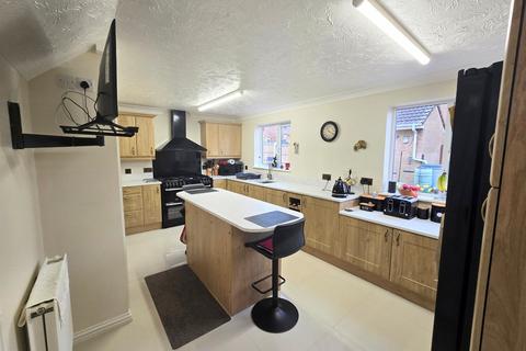 4 bedroom detached house for sale, Ysbryd-Y-Coed, Pen-Y-Fai, CF31