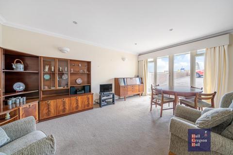 3 bedroom ground floor flat to rent, Rempstone Road, Swanage