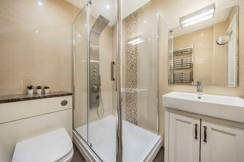 2 bedroom flat to rent, Queens Court, London W2