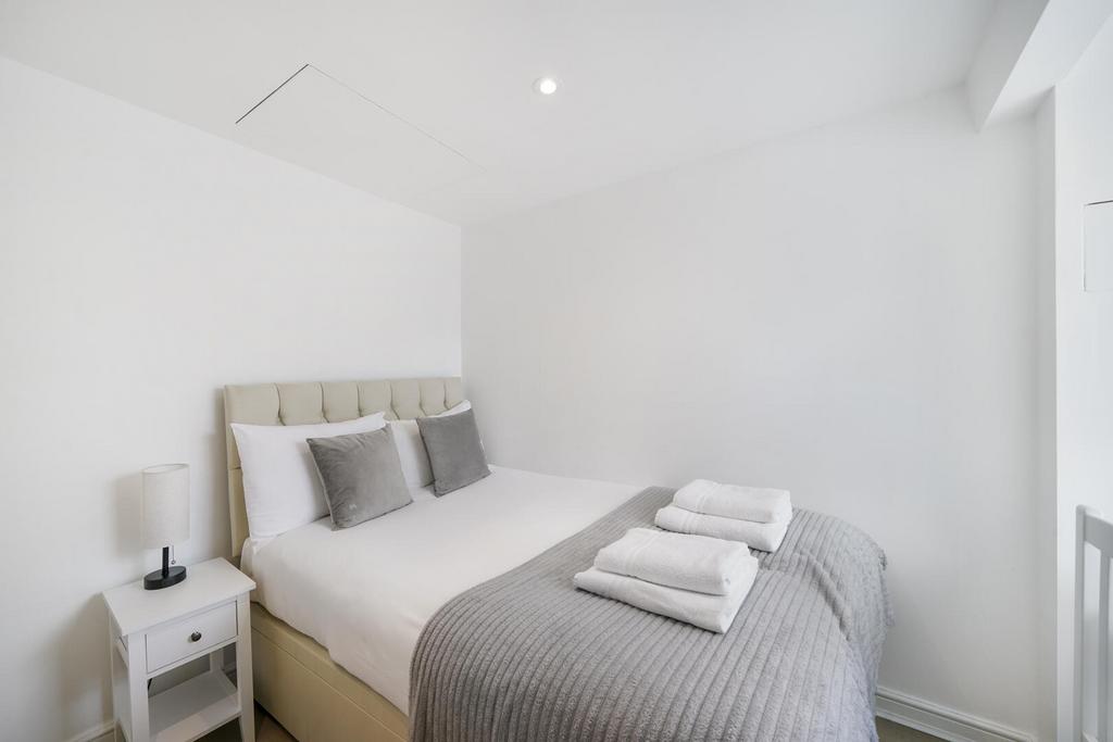 17 Gillingham Street - POU1 P09 Xpov YQwnzps E9.jpg